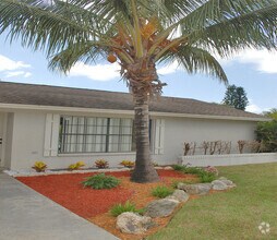 Building Photo - 174 Parkwood Dr