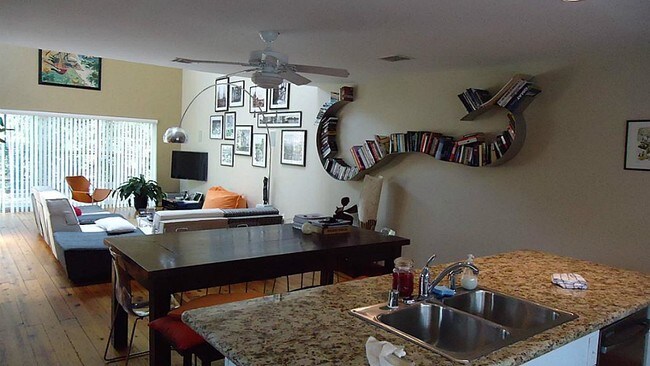 Foto del edificio - 5216 Blossom St