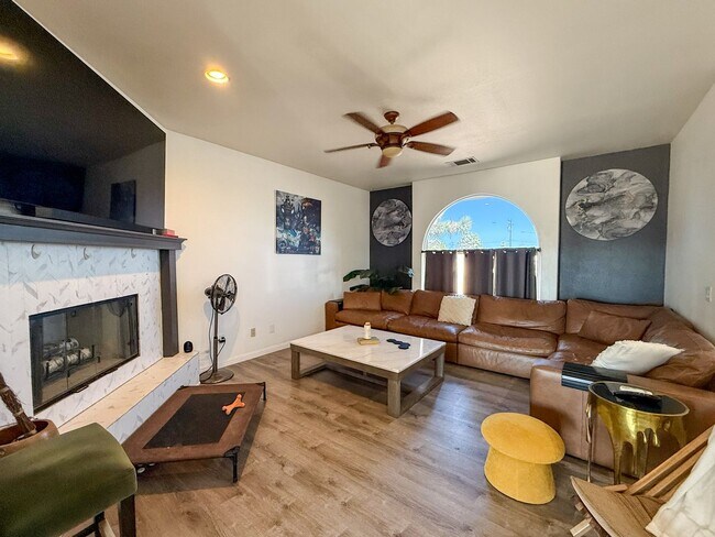 Building Photo - Beautiful Yucca Mesa Home