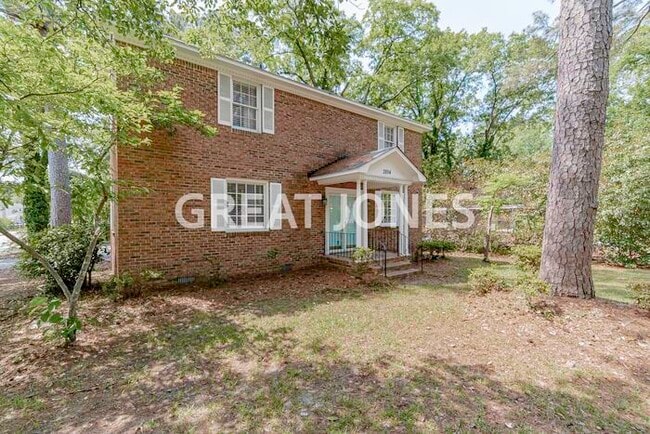 Building Photo - 2894 Elm St
