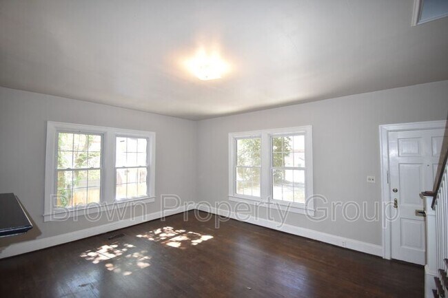 Foto del edificio - 308 Hinsdale Ave