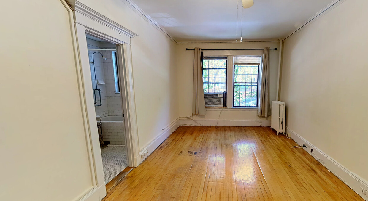 Primary Photo - 1266 Commonwealth Ave