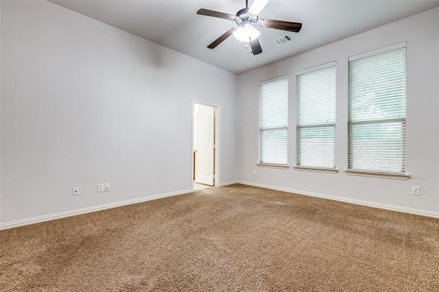 Foto del edificio - 5108 Grove Cove Dr