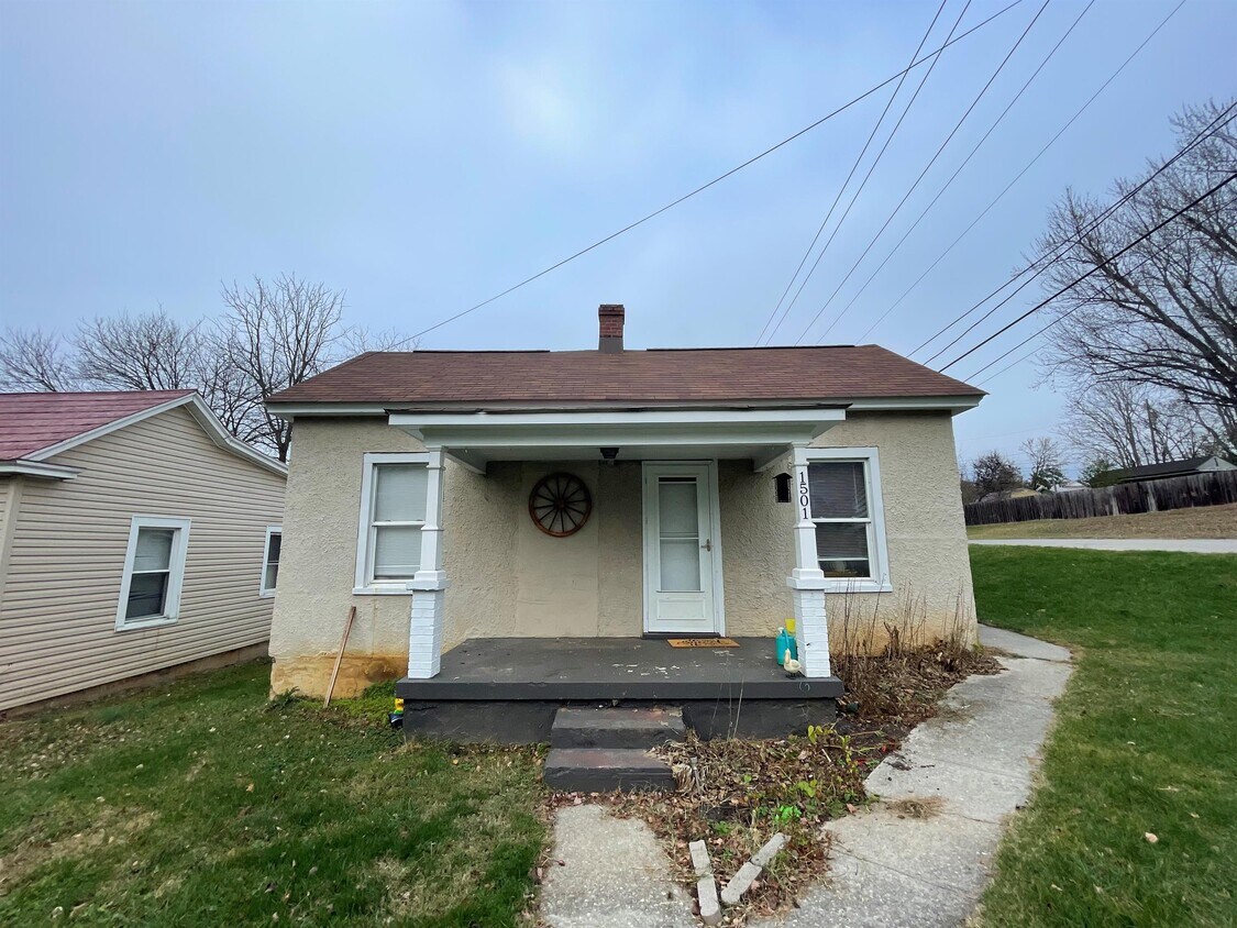 1501 3rd St, Radford, VA 24141 House Rental in Radford, VA
