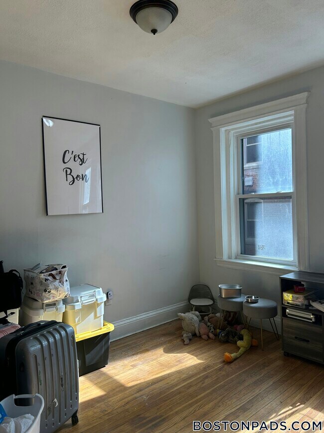 Foto del edificio - 86 Glenville Ave