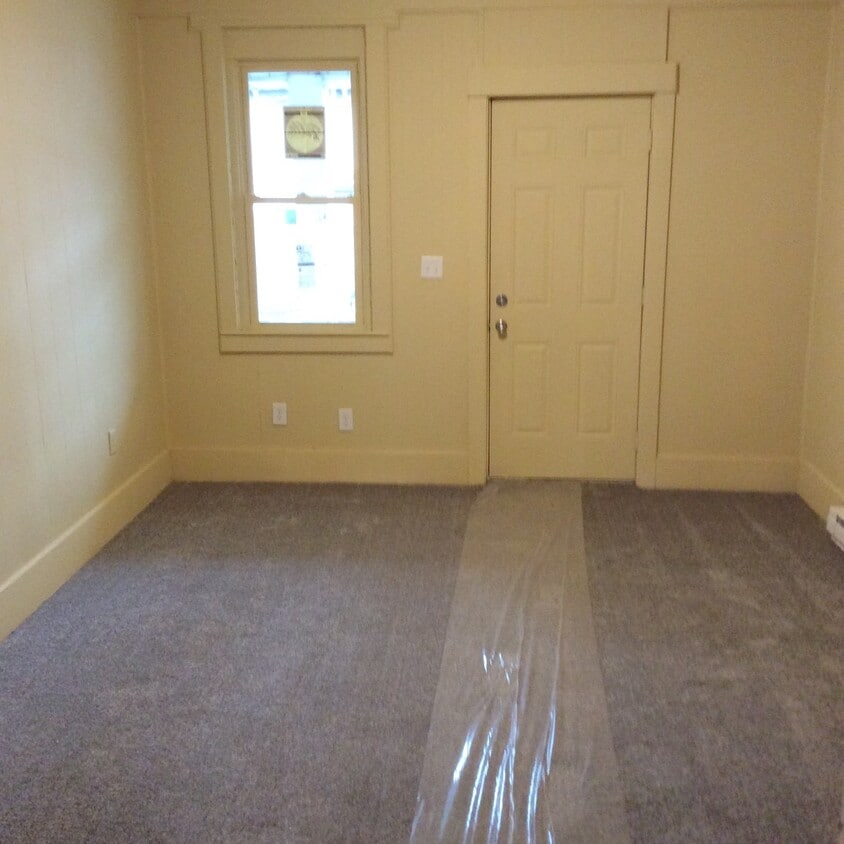 305 W 2nd St, Mount Carmel, PA 17851 House for Rent in Mount Carmel