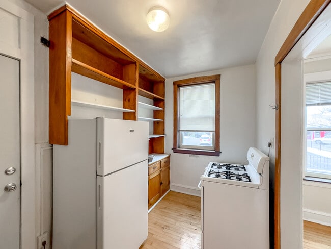 Building Photo - 4608 N Kildare Ave