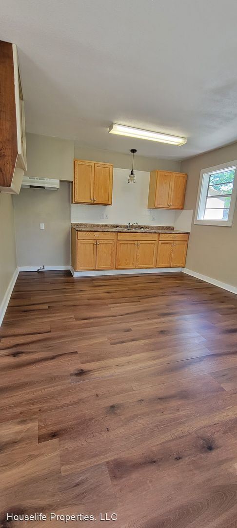 Foto del edificio - 3 br, 1 bath House - 3709 Powell St