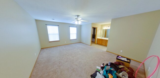 Building Photo - 3D Tour Available - Washer & Dryer Include...