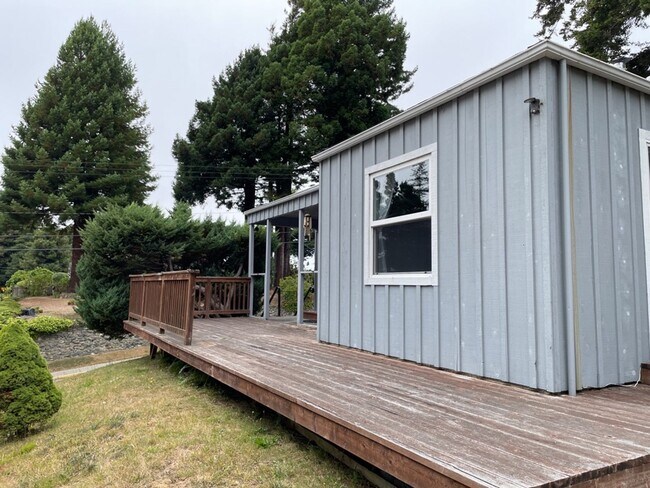 Foto del edificio - Available TBD December - This pet-friendly...