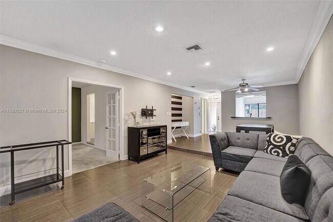 Foto del edificio - 3932 NW 77th Ave