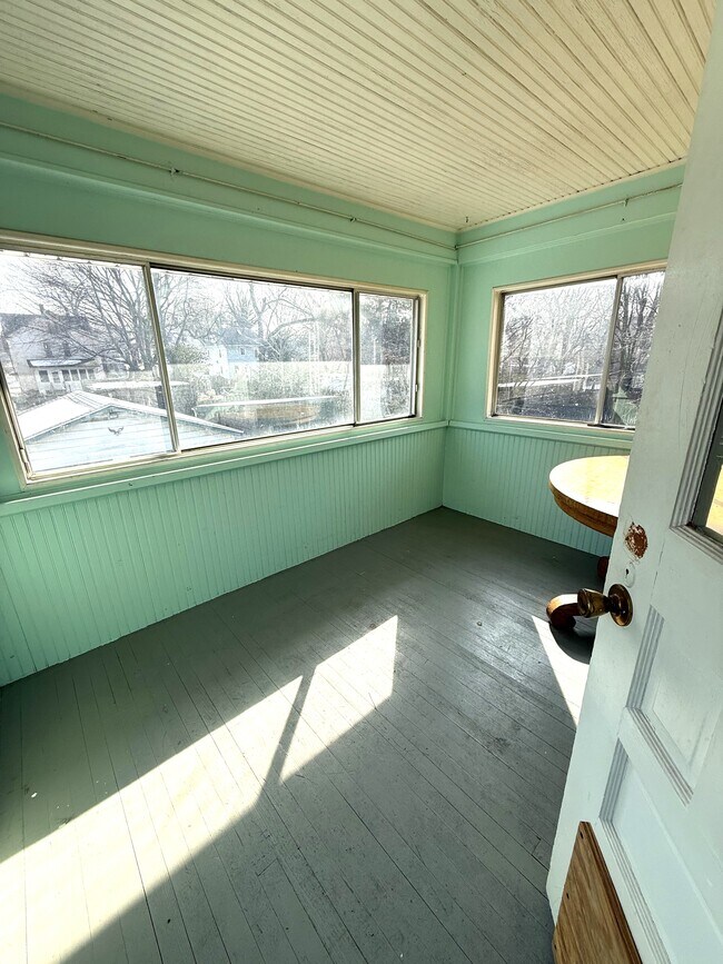 Foto del edificio - 913 W 9th St