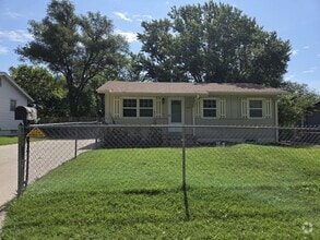 Building Photo - 1405 Bel Air Dr