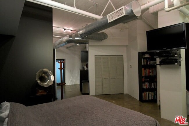 Building Photo - 530 Molino St