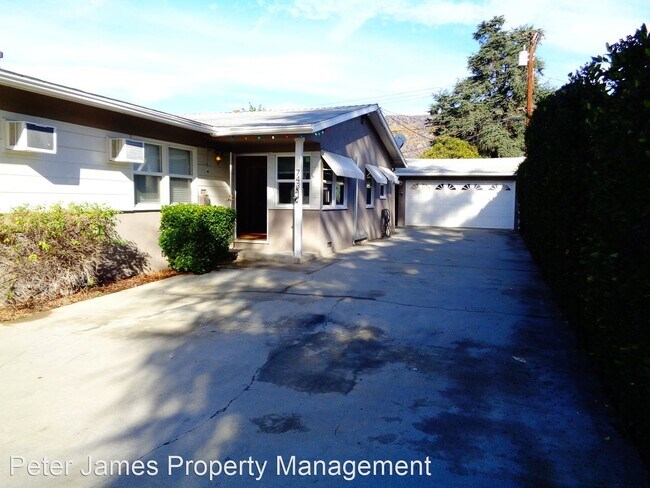 Building Photo - 3 br, 1 bath House - 743 Foothil Blvd