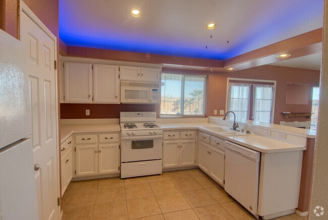 Building Photo - 72548 Sunnyslope Dr