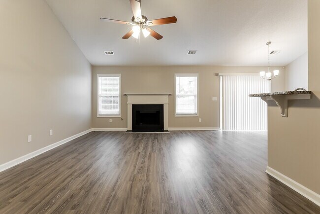 Foto del edificio - 963 Laurel Green Ln NE