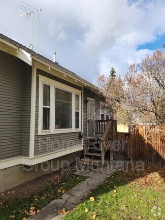 Building Photo - 131 1/2 Brooks St