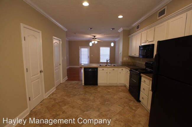 Building Photo - 2 br, 2.5 bath House - 1350 Gatewood Drive