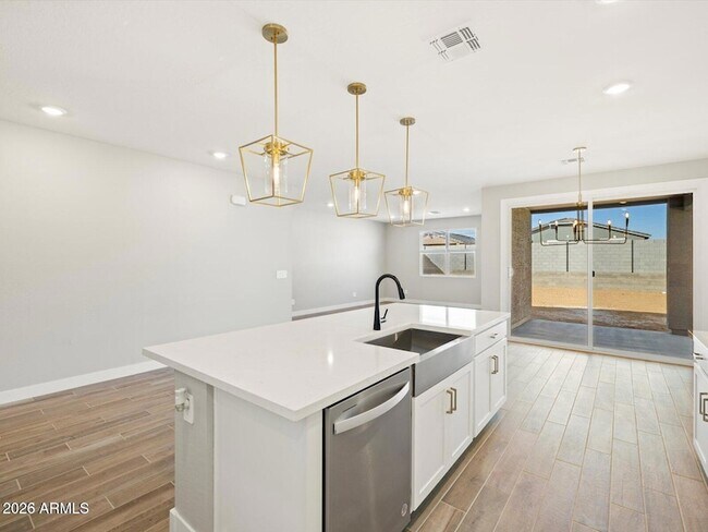 Foto del edificio - 4820 N 177th Dr