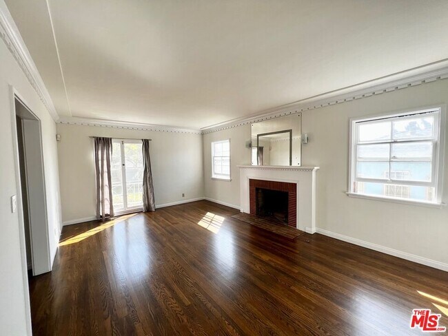 Foto del edificio - 5039 Inadale Ave