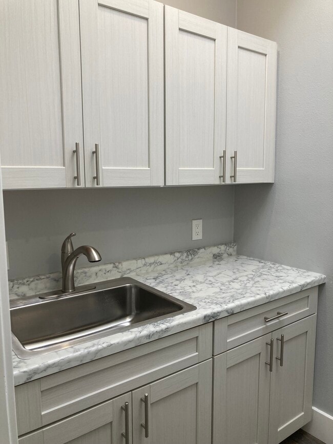 Kitchen - 231 2nd Ave NE