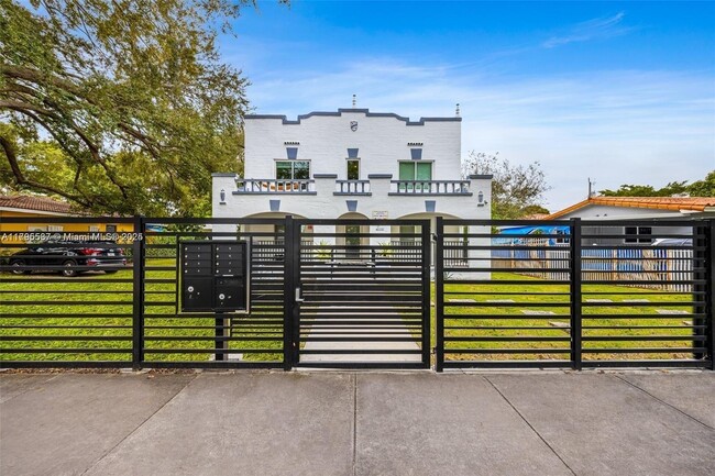 Foto del edificio - 1020 SW 23rd Ave