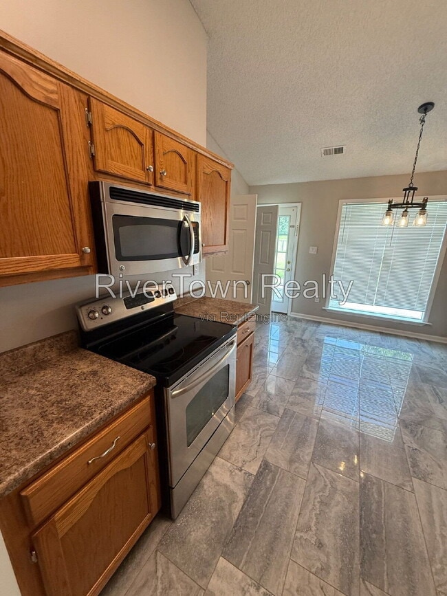 Building Photo - 10570 Pecan View Dr