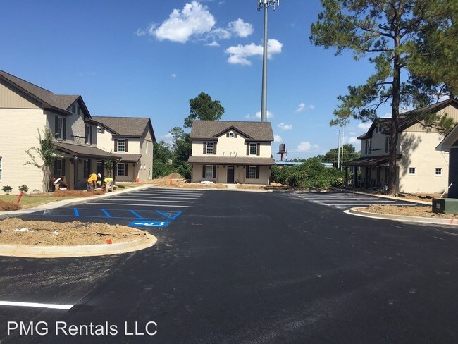 Foto del edificio - 3 br, 3 bath Room For Rent - 444 S College