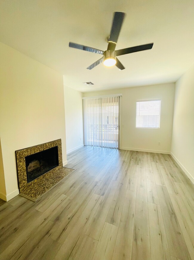 Photo - 1411 E Orangewood Ave Townhome