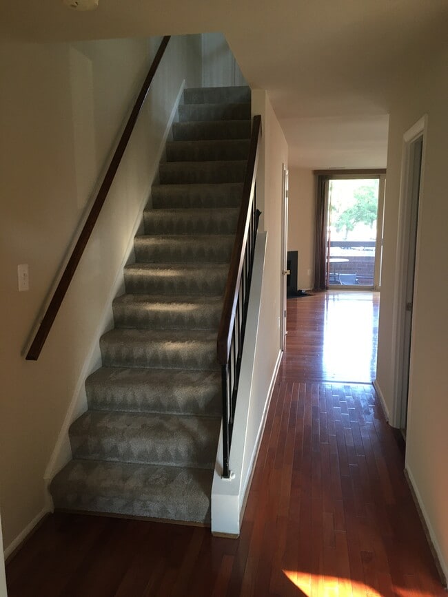 Foto del edificio - 1777 S Hayes St