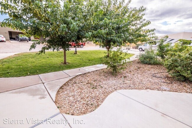 Building Photo - 4 br, 3 bath House - 3791 E Hazen Rd