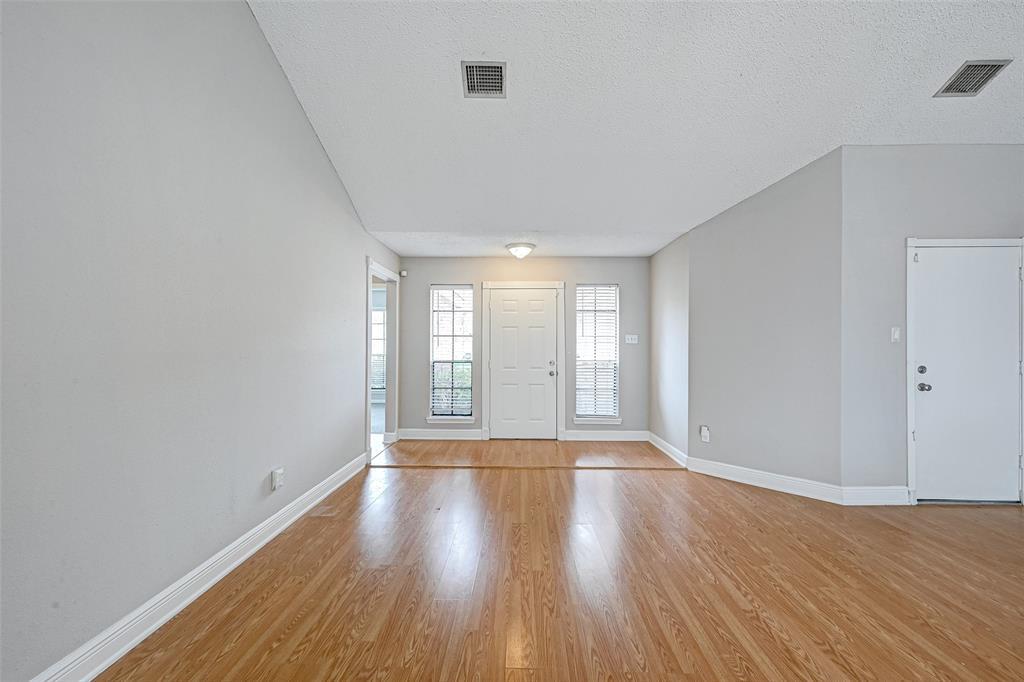 Primary Photo - 1127 St John Dr