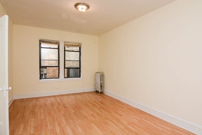 Building Photo - 4854 N Damen Ave