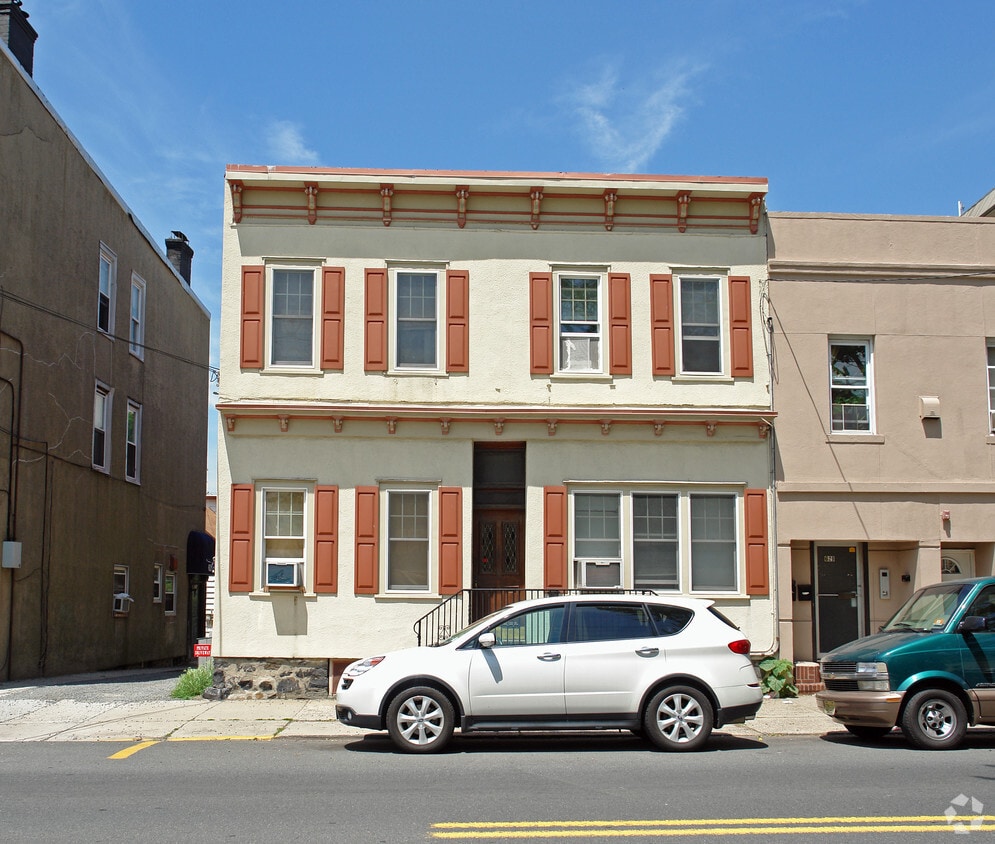 Building Photo - 625 Palisade Ave
