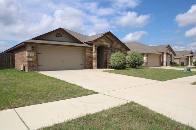Building Photo - Room to Relax: Spacious 4BR Home in Killeen’s Settlers Pass