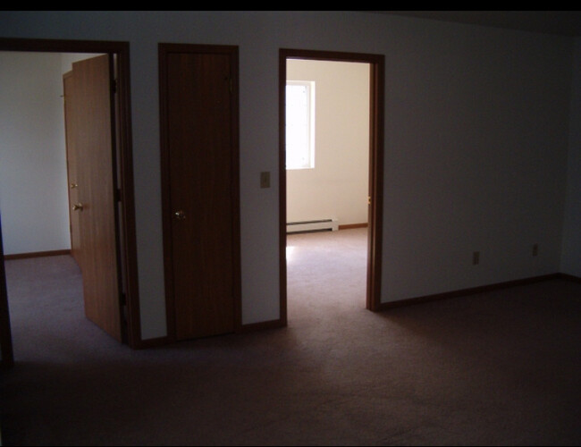 Building Photo - 1004 W Ridge St