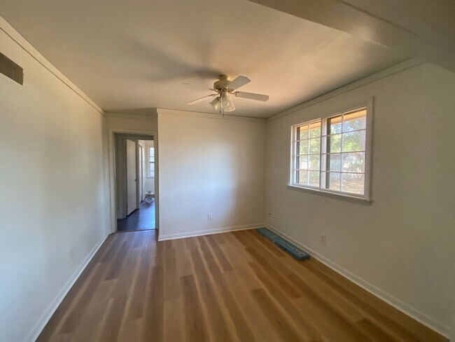 Foto del edificio - 1202 Oakdale St