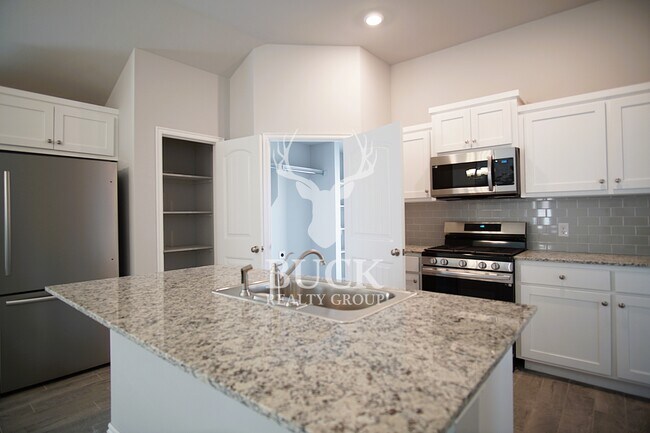 Foto del edificio - 19825 Taggert Dr