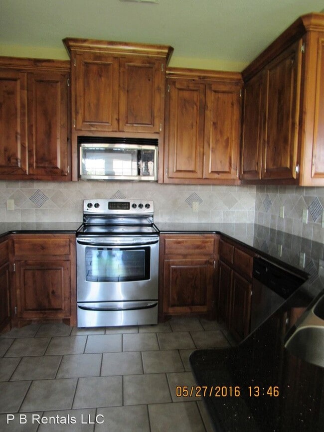 Building Photo - 4 br, 2 bath House - 5301 SW Ashbrook Ave