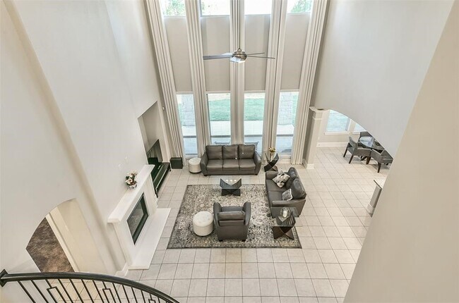 Building Photo - 16526 Whiteoak Canyon Dr