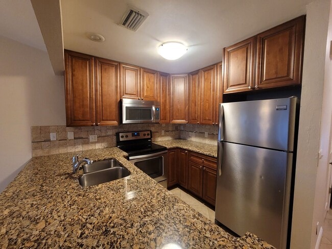 Building Photo - Condo for rent