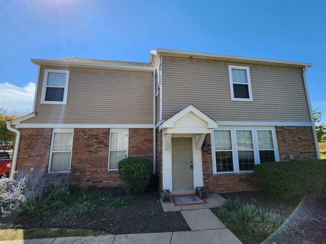 Building Photo - 635 Springbrook Trail N