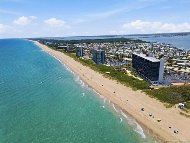Building Photo - 10410 S Ocean Dr