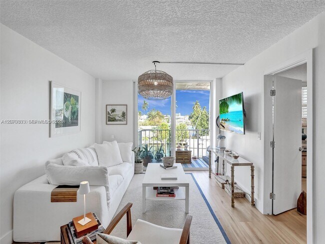 Foto del edificio - 1777 SE 15th St