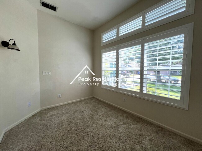 Foto del edificio - Wonderful 3bd/2ba Elk Grove Home!