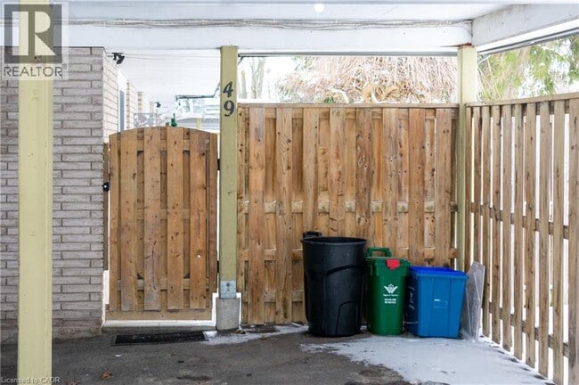 Photo du bâtiment - 14 Williamsburg Rd