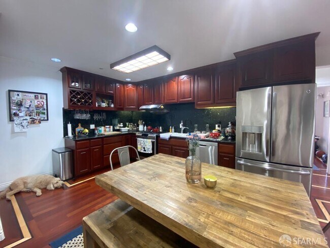 Foto del edificio - 499 33rd Ave