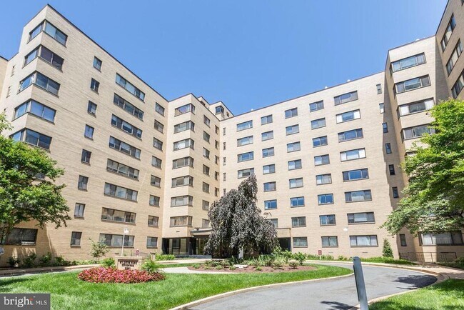 Foto del edificio - 3701 Connecticut Ave NW