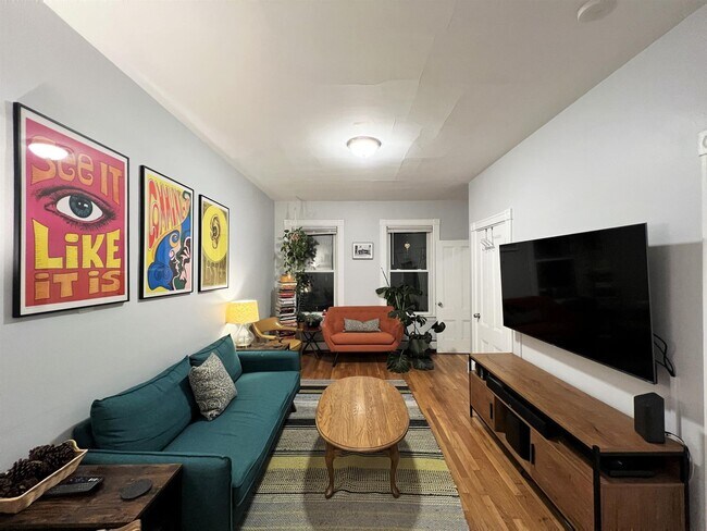 Foto del edificio - 64A Beacon St